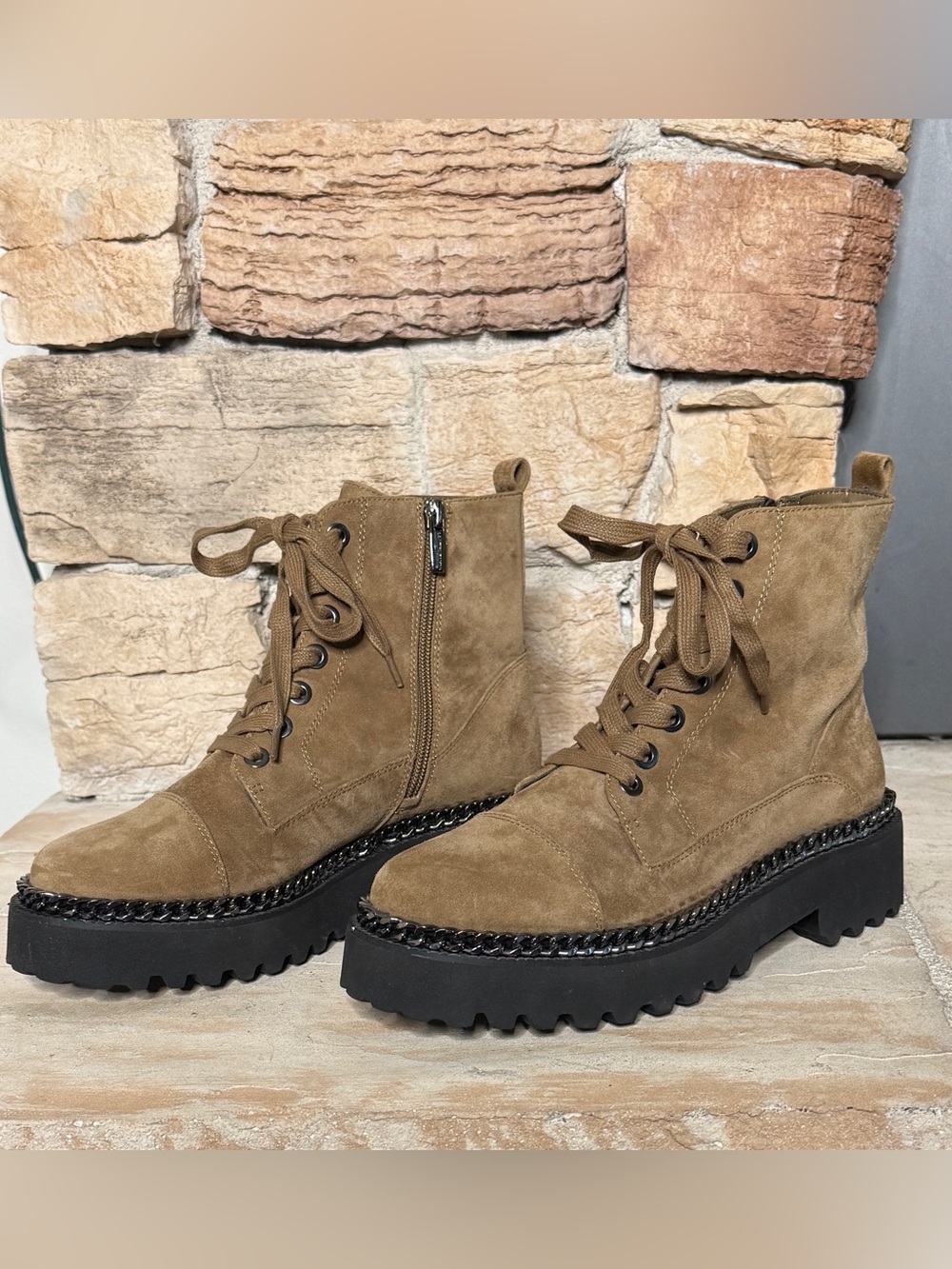 Vince Camuto Mindinta Lug Sole Combat Lace Up Boots Chain Trim Brown Suede Sz 8